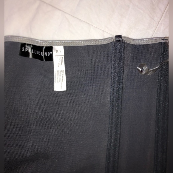 Grey corset - Picture 6 of 6